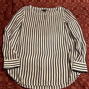 BANANA REPUBLIC LONG SLEEVE NAVY & WHITE STRIPED BLOUSE.